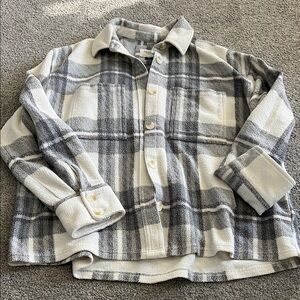 American Eagle Knit Sweater in Gray and Cream